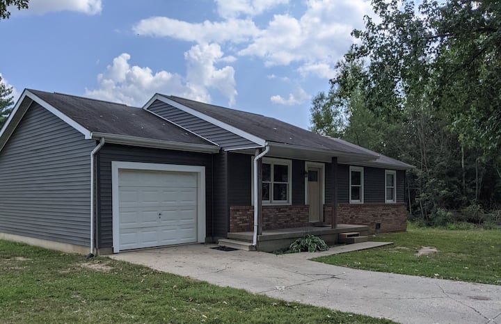 Spacious, Unique 3-bdrm Home with Hot Tub.