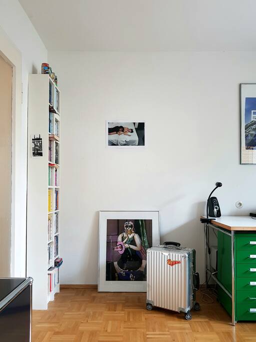 Corner for luggage storing
