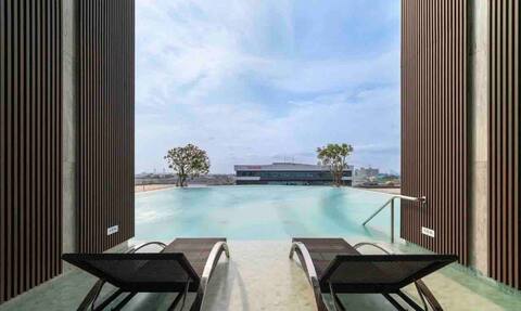 Cozy 2BR Free Skypool Fitness WiFi@BTS Puchao
