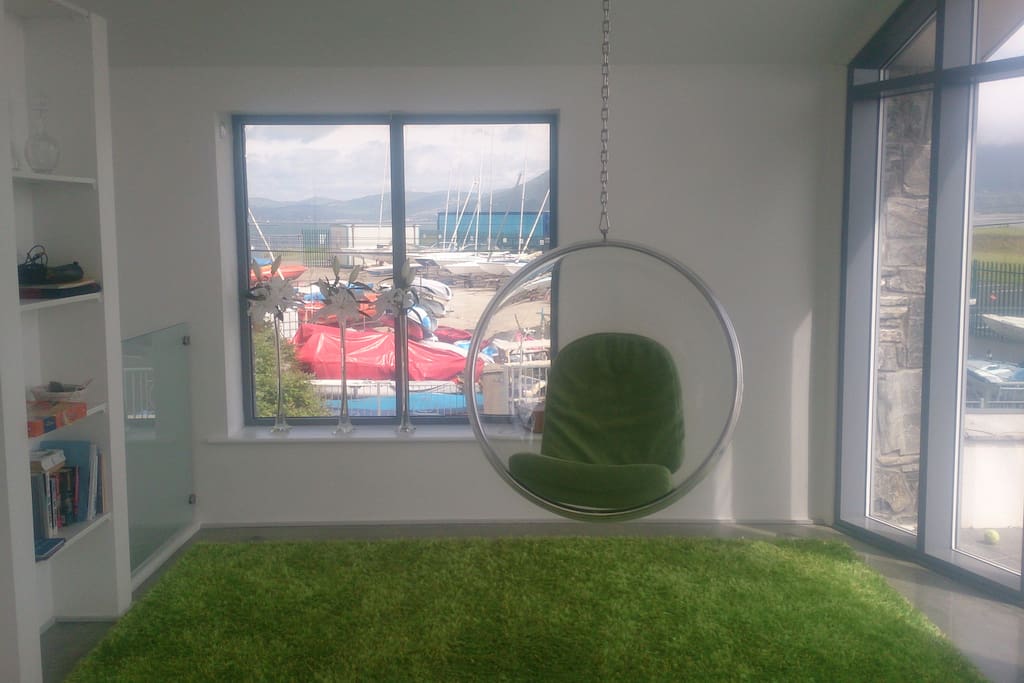 Suspended bubble chair, perfect for relaxing and just hanging