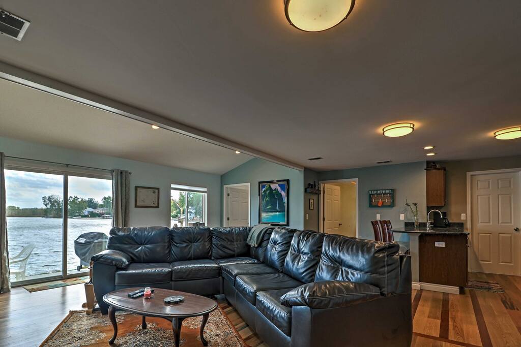 This single-story, 1,500-square-foot home sleeps 8 guests.