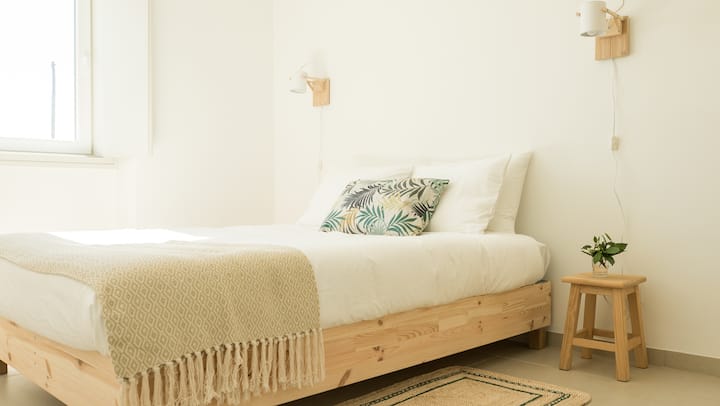 卧室2配有双人床