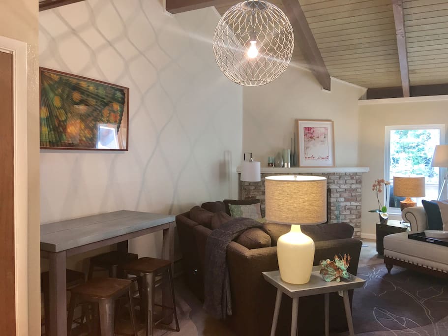 Counter style dining-table can be moved to desired locale