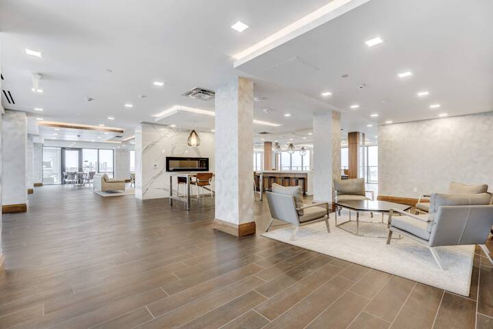 Waterfront Luxury Condo gallery image 4