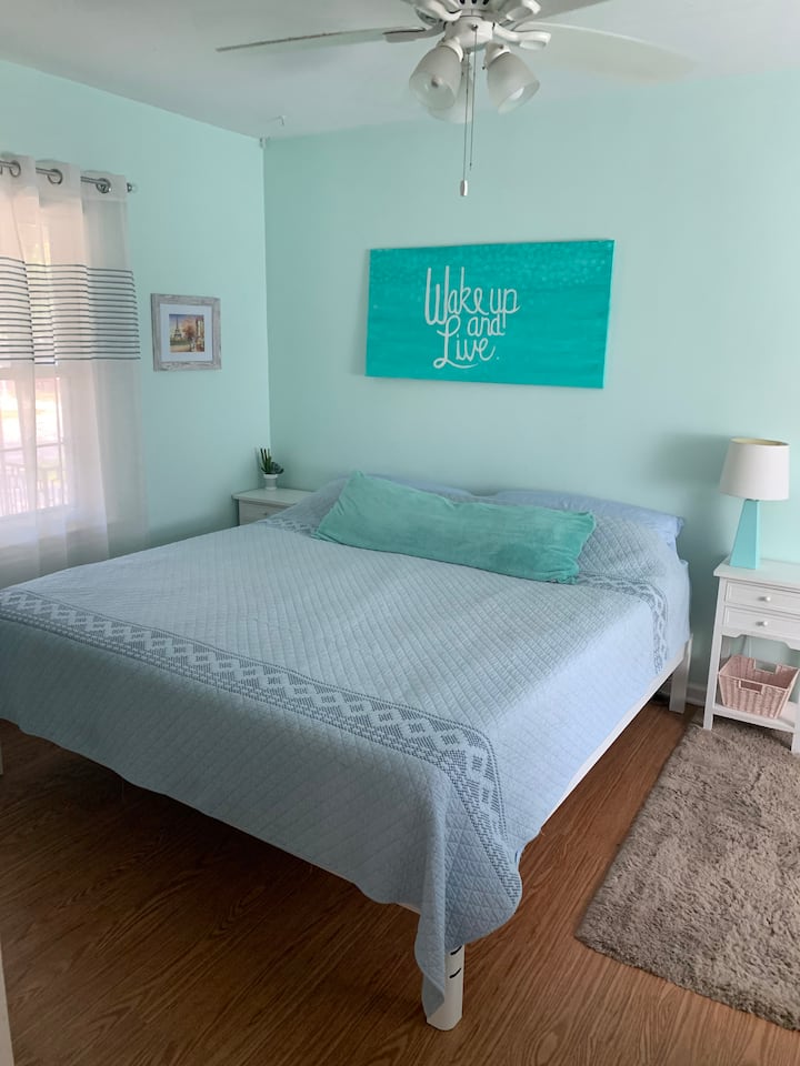 Dhoma e gjumit 1: Mjeshtër në katin kryesor - krevat dopio "king"