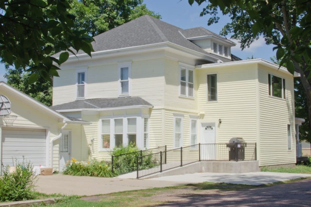 Handicapped accessible, off-street entry