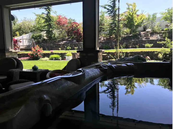 Hot Tub Oasis & Golf! (Full Size Bed) - Richland, WA