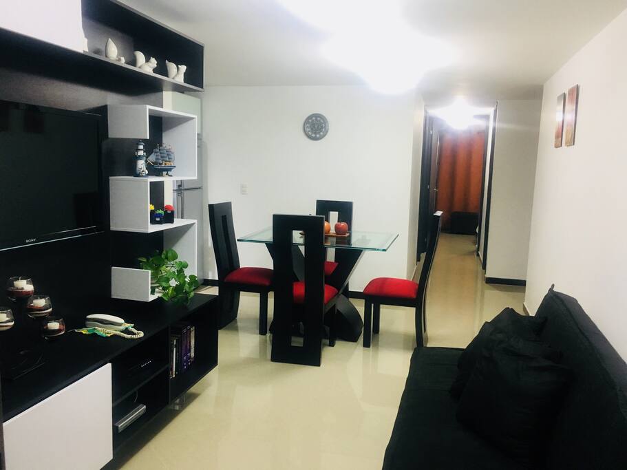 Sala y comedor, Muy amplio.