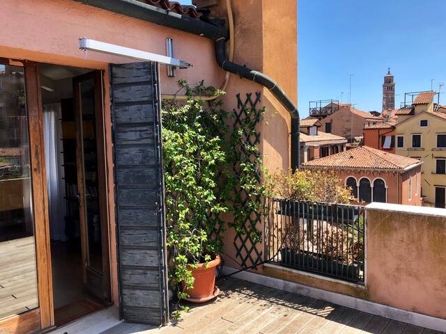 Spacious and bright apt. in the center of Venice gallery image 3