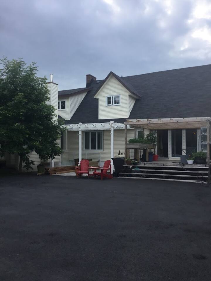 Top 10 Airbnb Vacation Rentals In Conception Bay South, Canada