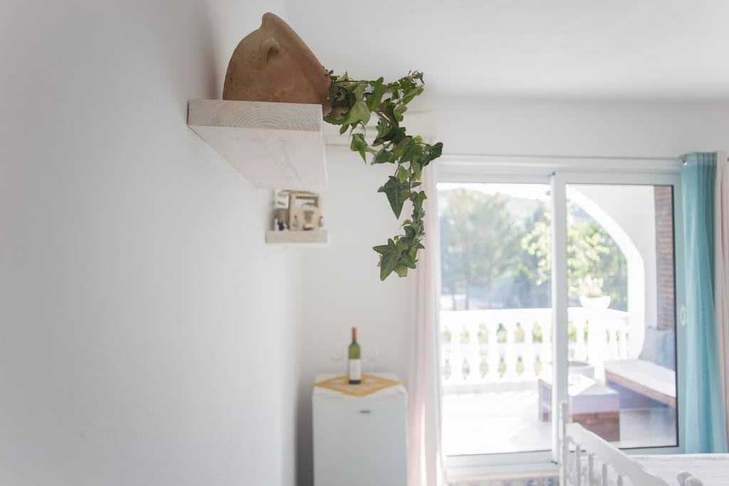 This typical Mediterranean decoration highlights our beautiful room