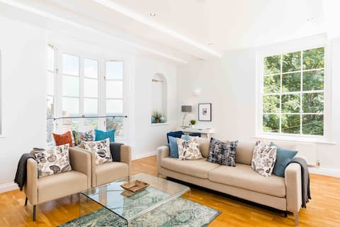 Popular Airbnb listing: The Old Morgan Period 3 Bed Duplex in Malvern Hills