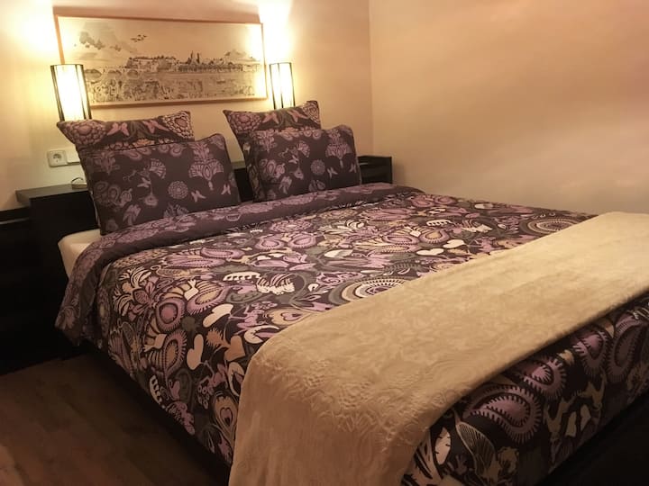 Chumba cha kulala kilicho na kitanda kirefu cha ukubwa wa ziada (2.20 x 1.60)