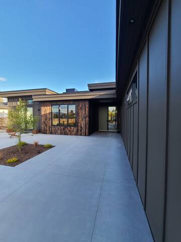 Stylish Modern Country Retreat