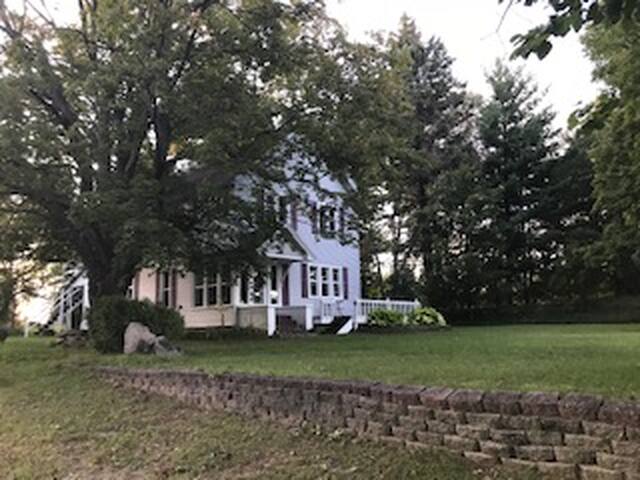 Lakeshore Area Get-Away Sleeps 8