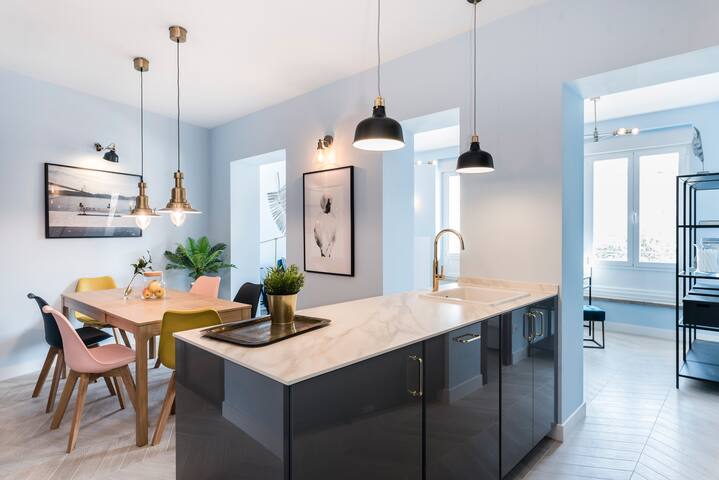 Luxury Apartment in Beautiful Plaza gallery image 2