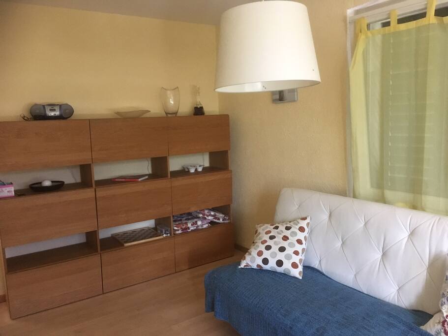 Wohnzimmer mit weiteren Schlafmöglichkeiten