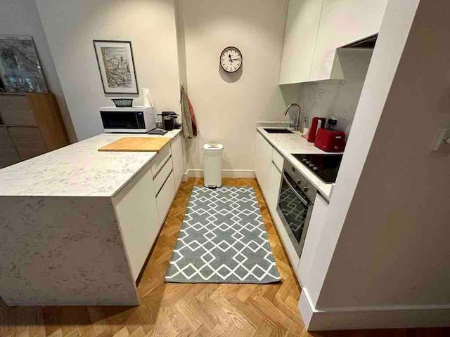 Lovely Home in Mayfair/Oxford St 2 bed apt gallery image 5