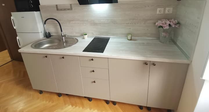 Smeđi Studio S Pogledom Na More U Centru Grada - Hvar