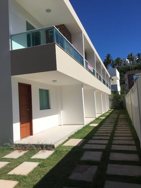 Ap duplex, ar, wi-fi, 100 m praia dos milionários.