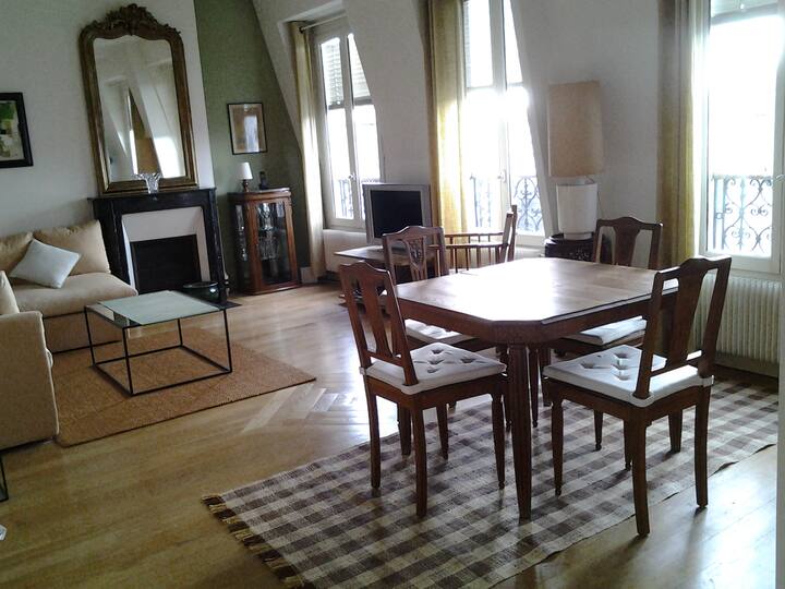 Charming and cosy apartement in Montmartre (52m²)