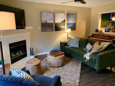 Popular Airbnb listing: Mid Century on Meadow in Jacksonville