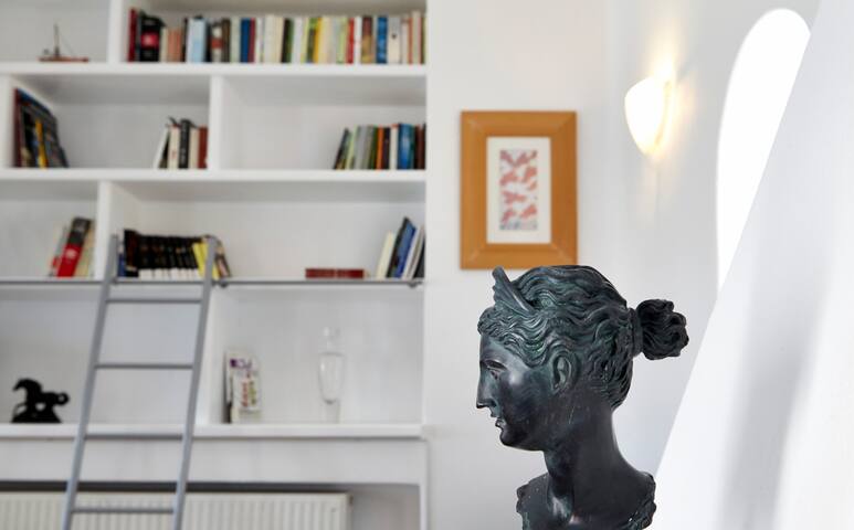 Aleria Santorini Villa gallery image 5