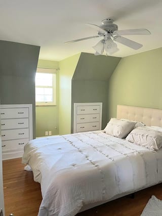 Kenmore 3 Bed House with Fenced Yard, photo 9 of 25