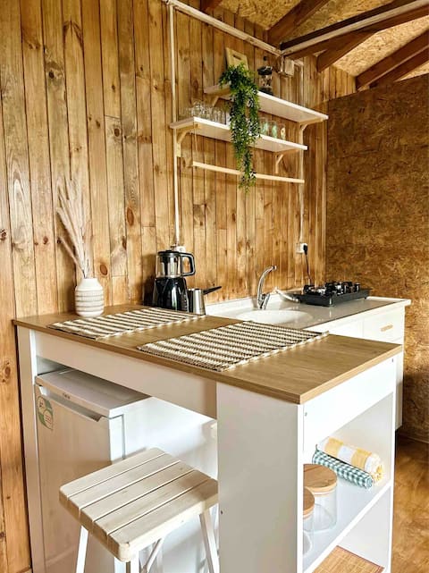 Bungalow treehouse