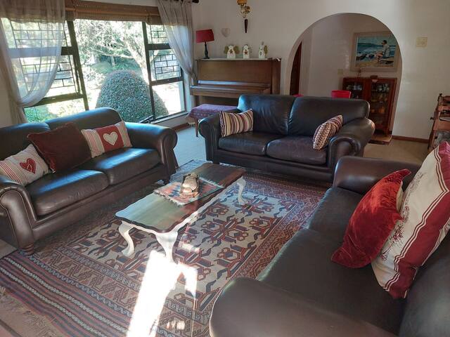 Mostert Hills gallery image 3