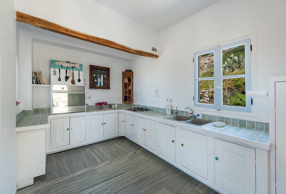 Fully equipped, spacious kitchen
