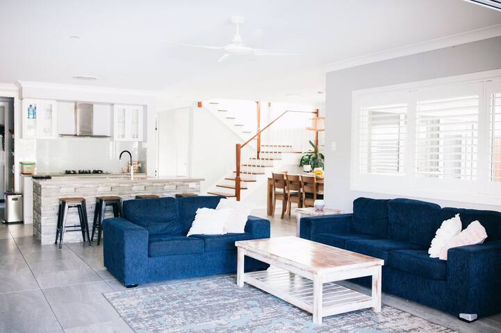 Casuarina Beachfront Hamptons House gallery image 4