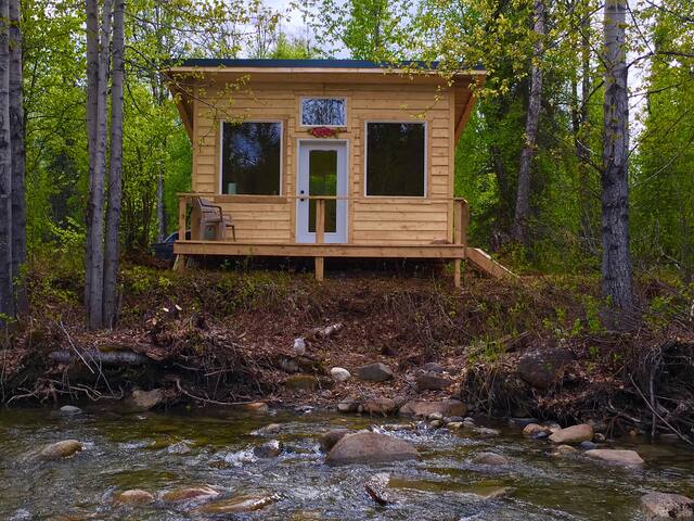 Talkeetna Cabins at Montana Creek /Sockeye Cabin - Cabins ...