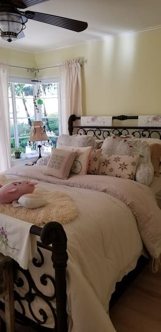Second bedroom