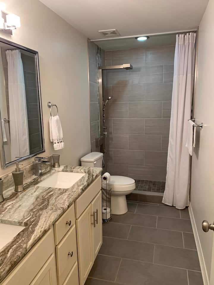 Modern Updated West Mobile Townhouse With Garage! - Mobile, AL