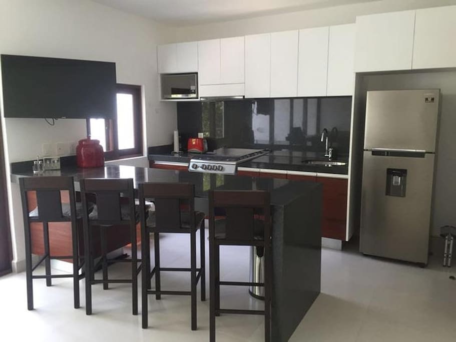 Fully equipped kitchen with new appliances