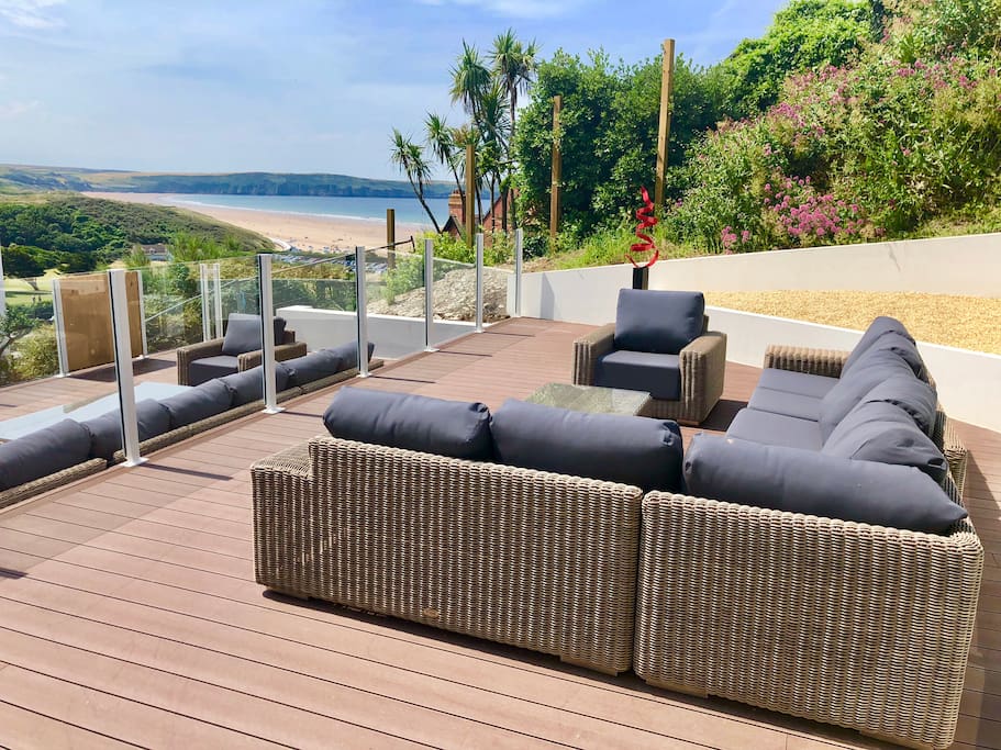 spacious large south facing patio
