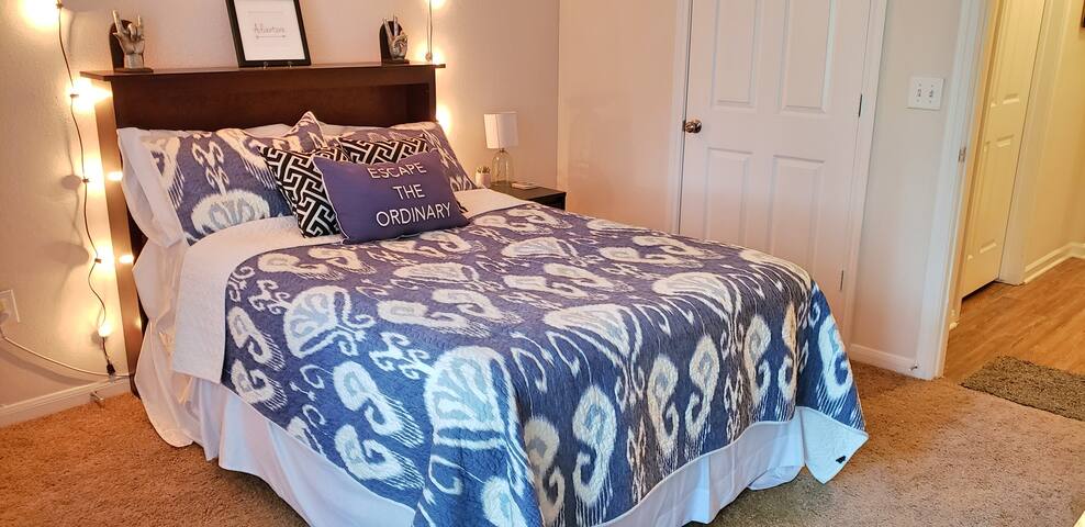 Private Guest Wing in Apt with 1BR/1bath & Patio!