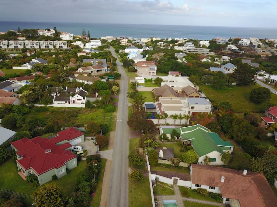 Only 400m from the fabulous Sanctuary Beach. No car needed to get to the beach