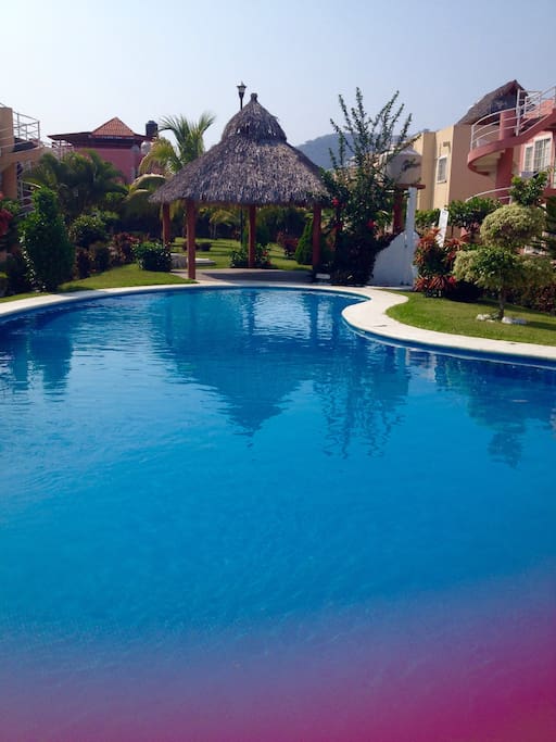 Linda Alberca- Pool