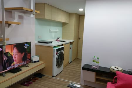 西門町全新優質舒適的  lee house   2~6人    3 min to MRT