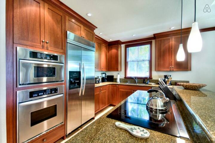 2 Luxury Beach Front Villas in Kolea! 15 Guests! gallery image 4