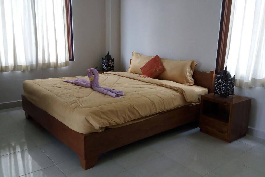 Titiran Room, 1 Queen Size bed for 2 peoples