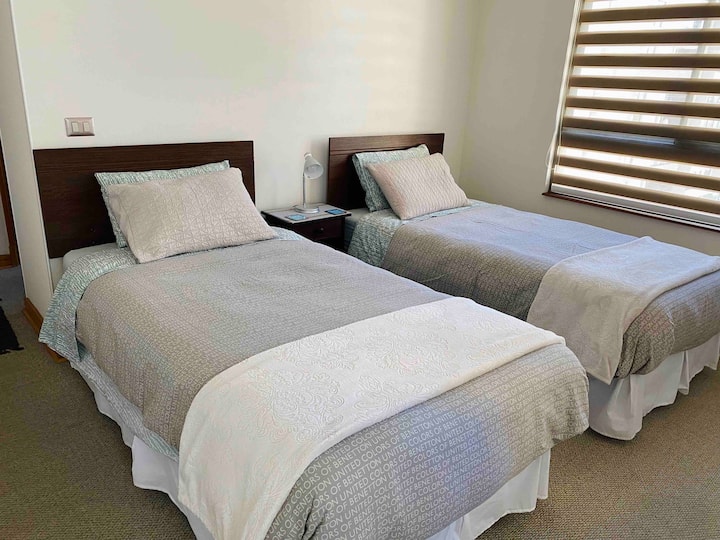 Apartman s 2 odvojena kreveta i privatnom kupaonicom 