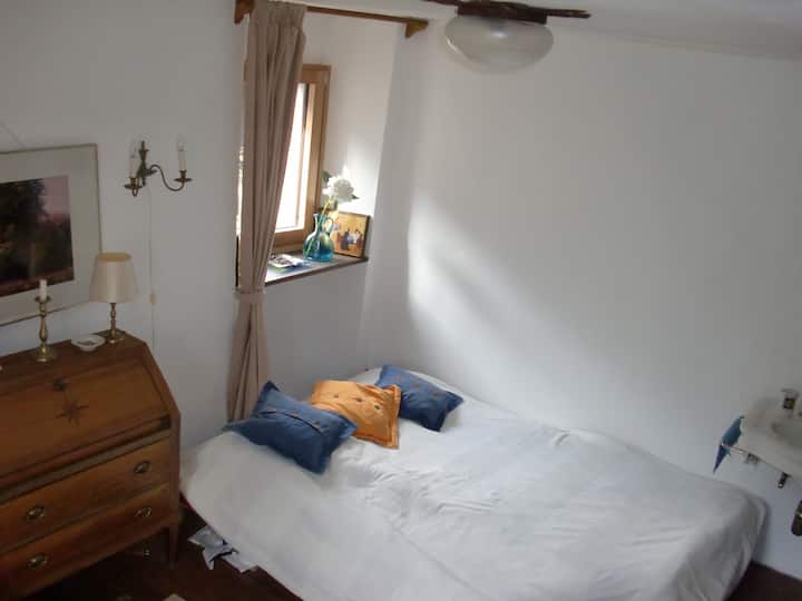 1º quarto - cama de casal 