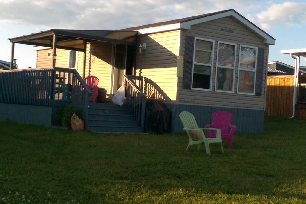 COTTAGE FORM LAKE SIDE
