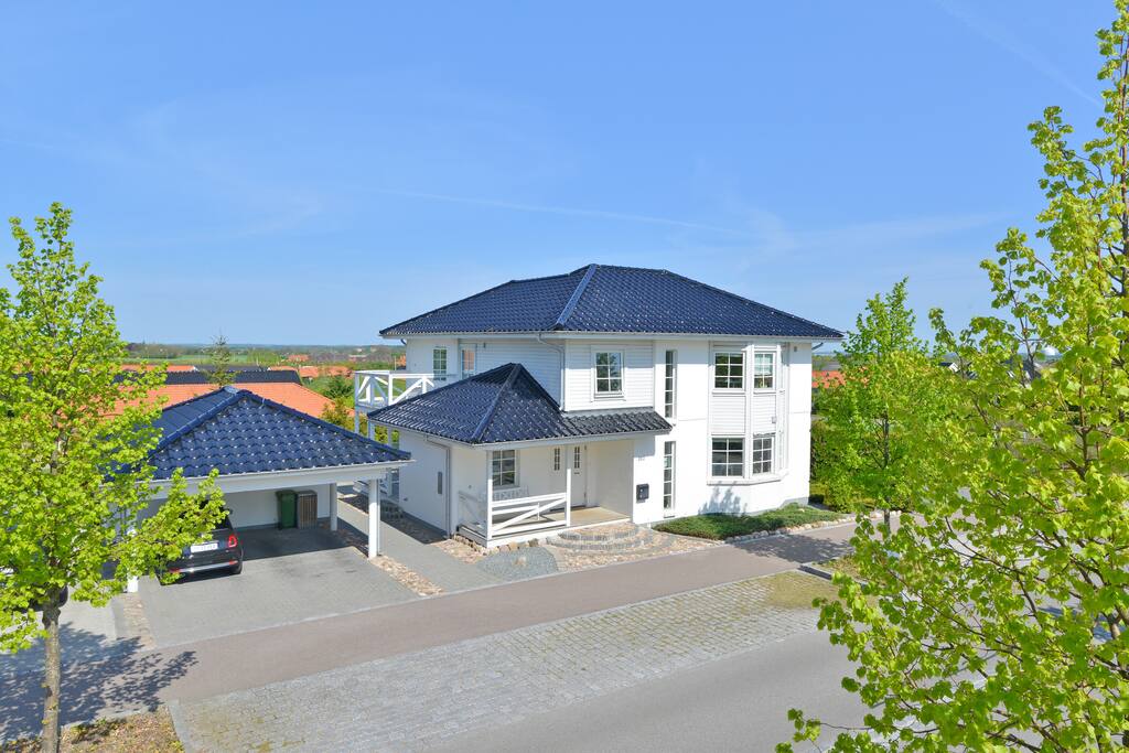 Luksusvilla med carport