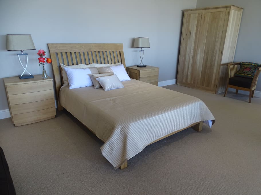 Main Bedroom with inter-leading door to kids room,kitchen and bathroom
