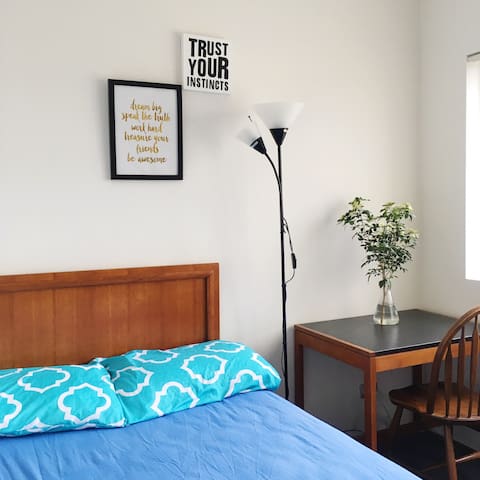 Parra GuestRm+Wifi,Air,Double bd&Balcony