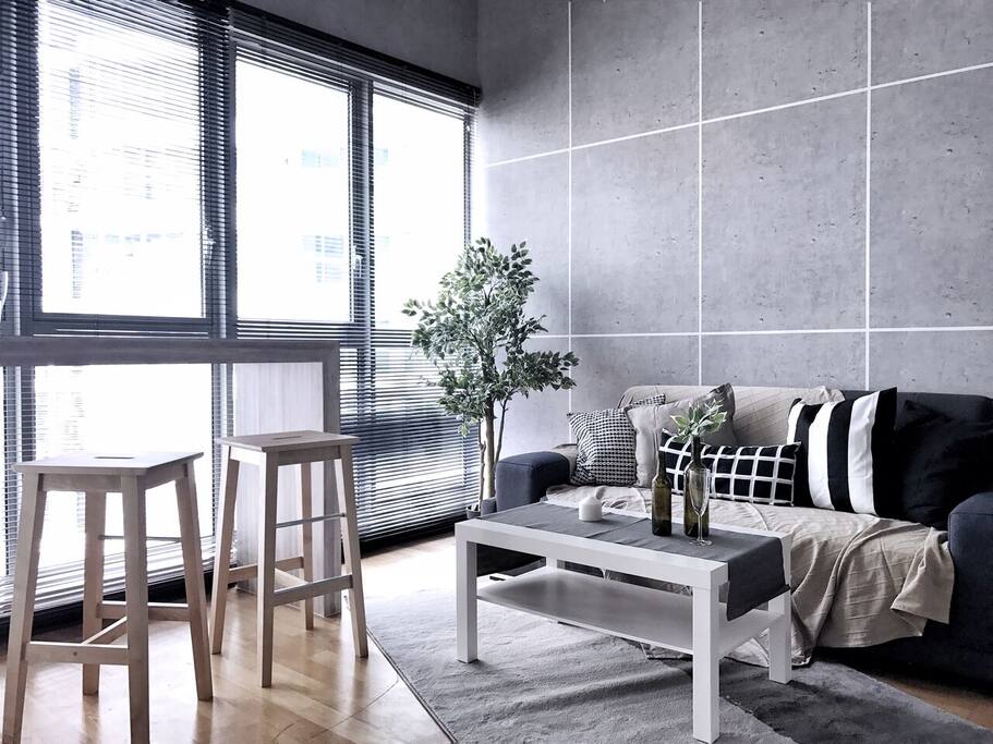 Unit 1, living room